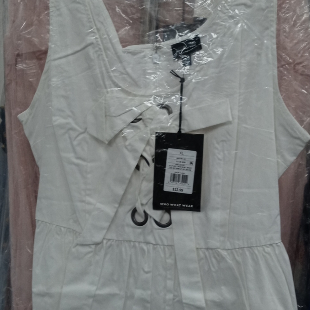 Dress - Picture 3 of 3